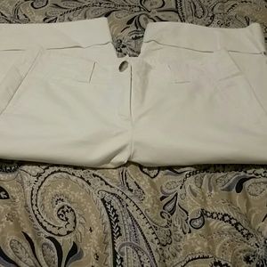 ANN TAYLOR WHITE BERMUDA SHORTS NWOT